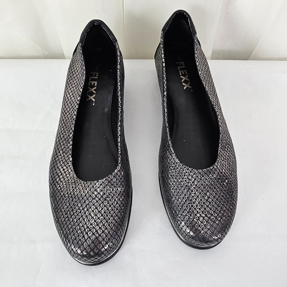 The FLEXX Baleriny Black and Silver Metallic Wedge Shoe Size 7 - Picture 5 of 12